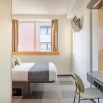 Maxhotel Amsterdam Airport Schiphol - Recently Renovated