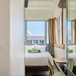 Maxhotel Amsterdam Airport Schiphol - Recently Renovated Hotel