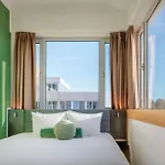 Maxhotel Amsterdam Airport Schiphol - Recently Renovated 3*