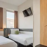 Maxhotel Amsterdam Airport Schiphol - Recently Renovated Hotel Hoofddorp