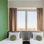 Maxhotel Amsterdam Airport Schiphol - Recently Renovated
