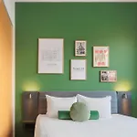 Maxhotel Amsterdam Airport Schiphol - Recently Renovated Hotel 3*