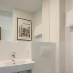 Maxhotel Amsterdam Airport Schiphol - Recently Renovated