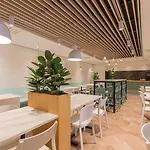 Maxhotel Amsterdam Airport Schiphol - Recently Renovated