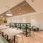 Hotel Maxhotel Amsterdam Airport Schiphol - Recently Renovated