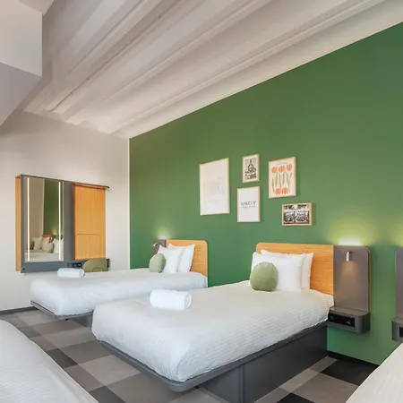 Maxhotel Amsterdam Airport Schiphol - Recently Renovated فندق