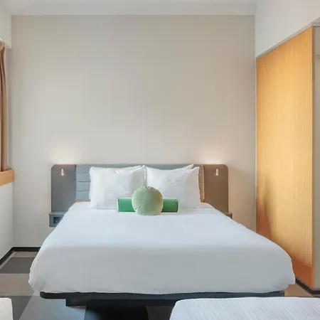 Maxhotel Amsterdam Airport Schiphol - Recently Renovated 3* 霍夫多普