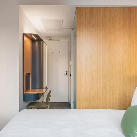 מלון Maxhotel Amsterdam Airport Schiphol - Recently Renovated 3*