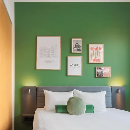Maxhotel Amsterdam Airport Schiphol - Recently Renovated Hotel 3*