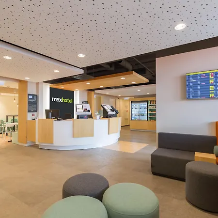 Maxhotel Amsterdam Airport Schiphol - Recently Renovated מלון