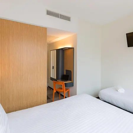 מלון Maxhotel Amsterdam Airport Schiphol - Recently Renovated 3*