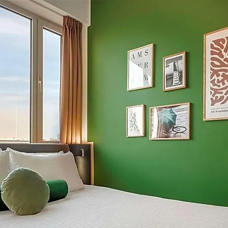Maxhotel Amsterdam Airport Schiphol - Recently Renovated