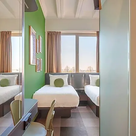 Hotell Maxhotel Amsterdam Airport Schiphol - Recently Renovated Hoofddorp