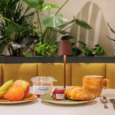 Maxhotel Amsterdam Airport Schiphol - Recently Renovated 3* הופדורפ