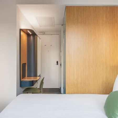 Maxhotel Amsterdam Airport Schiphol - Recently Renovated מלון