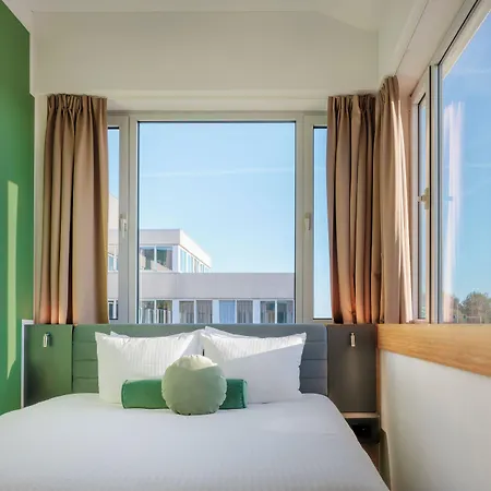 Maxhotel Amsterdam Airport Schiphol - Recently Renovated מלון 3*