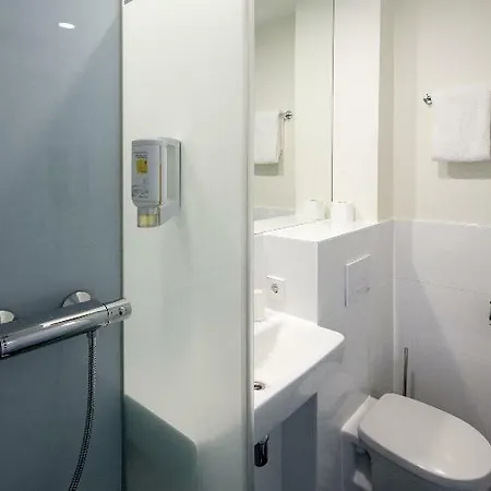 Hotel Maxhotel Amsterdam Airport Schiphol - Recently Renovated 3*