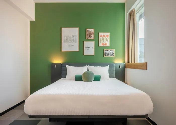 Maxhotel Amsterdam Airport Schiphol - Recently Renovated Hotel 3*