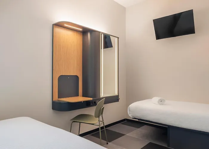 Maxhotel Amsterdam Airport Schiphol - Recently Renovated 酒店 3*
