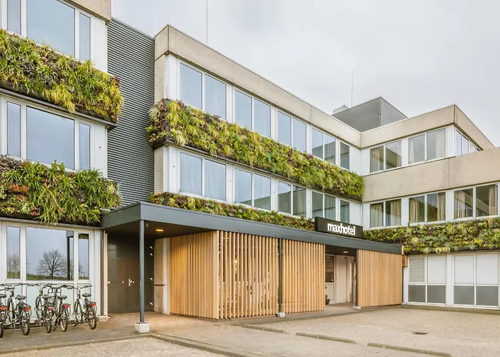 Maxhotel Amsterdam Airport Schiphol - Recently Renovated Hoofddorp