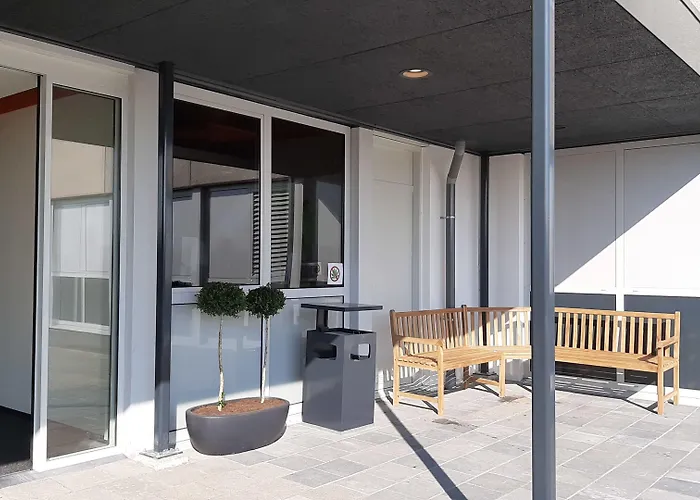 Maxhotel Amsterdam Airport Schiphol - Recently Renovated 3* 霍夫多普