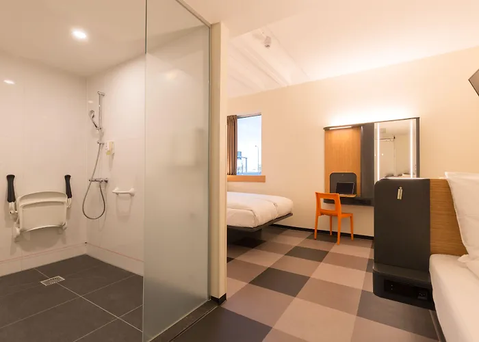 Maxhotel Amsterdam Airport Schiphol - Recently Renovated 酒店 3*