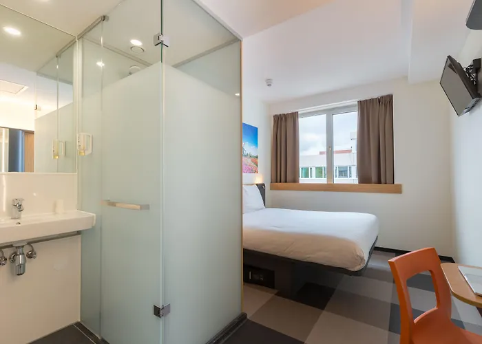 酒店 Maxhotel Amsterdam Airport Schiphol - Recently Renovated 霍夫多普