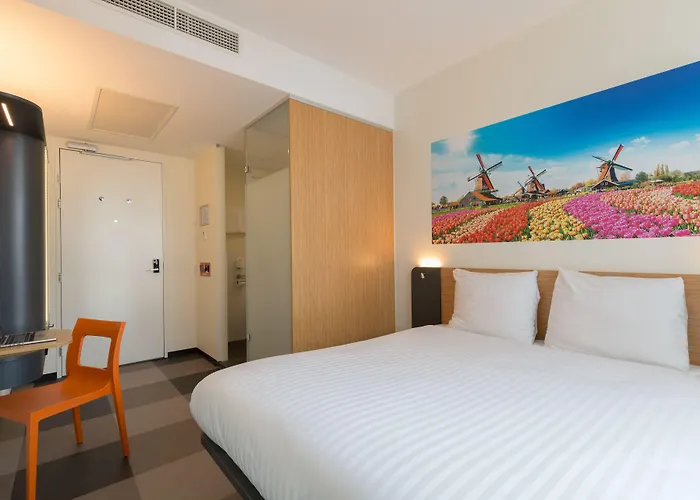 Maxhotel Amsterdam Airport Schiphol - Recently Renovated 3* Hoofddorp