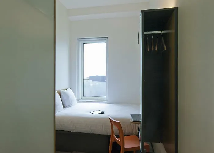 Maxhotel Amsterdam Airport Schiphol - Recently Renovated 酒店 3*