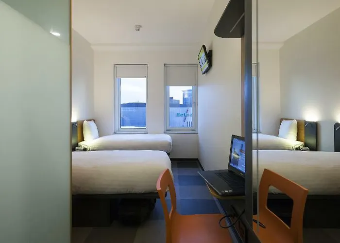 Maxhotel Amsterdam Airport Schiphol - Recently Renovated Hotel Hoofddorp