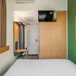 Maxhotel Amsterdam Airport Schiphol - Recently Renovated Hoofddorp