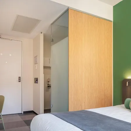 Maxhotel Amsterdam Airport Schiphol - Recently Renovated 3* Hoofddorp