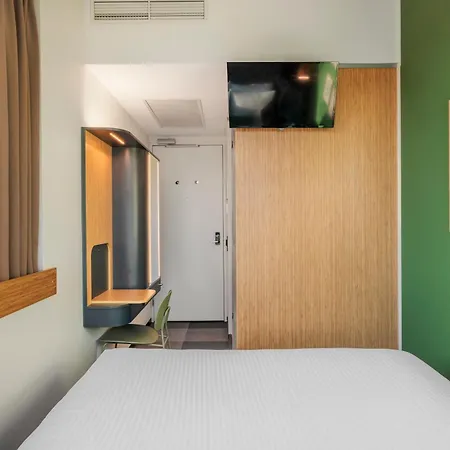 Maxhotel Amsterdam Airport Schiphol - Recently Renovated Хоофддорп