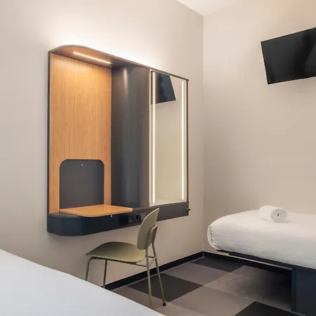Maxhotel Amsterdam Airport Schiphol - Recently Renovated Szálloda 3*