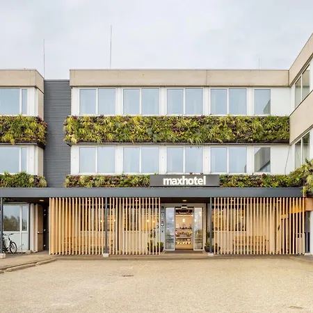 Maxhotel Amsterdam Airport Schiphol - Recently Renovated 3*