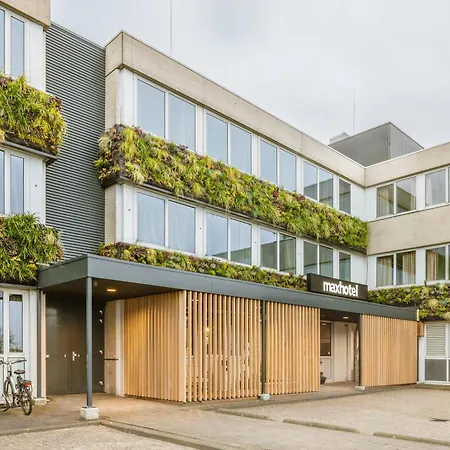Maxhotel Amsterdam Airport Schiphol - Recently Renovated Hoofddorp