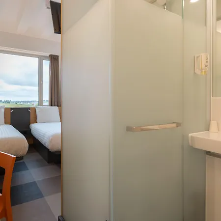 Maxhotel Amsterdam Airport Schiphol - Recently Renovated Szálloda 3*