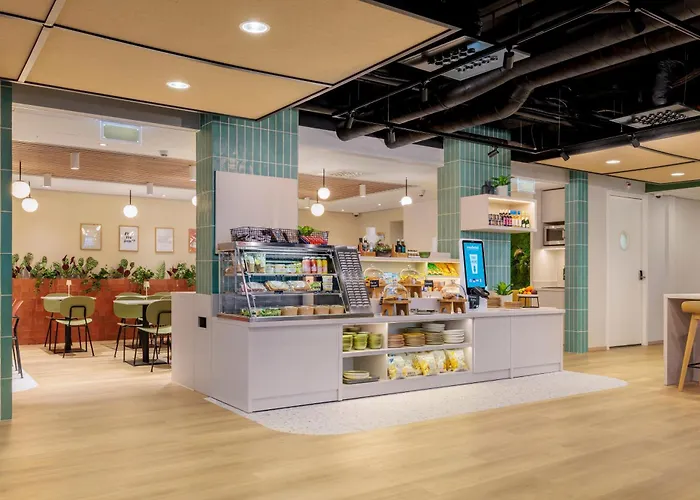 Maxhotel Amsterdam Airport Schiphol - Recently Renovated Hotel